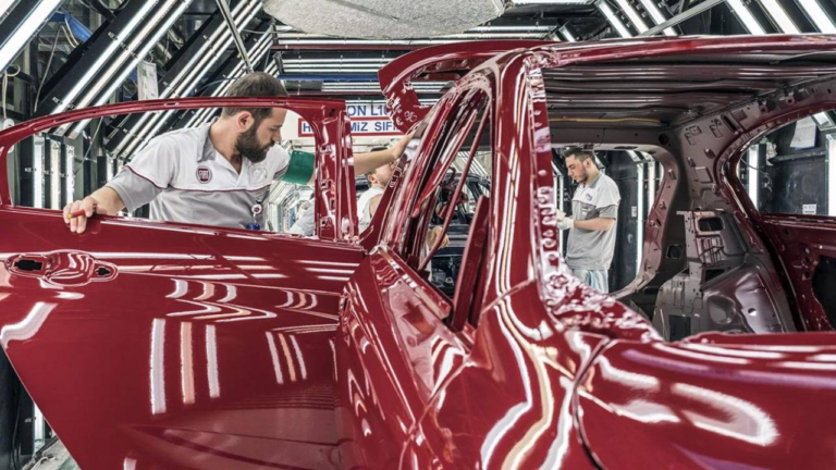 Kasımda en çok ihracat otomotiv sektöründen