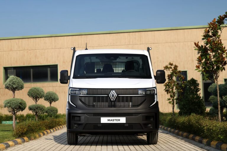 Yeni Renault Türkiye Pazarına Yeni Master Minibüs Ve Kamyonetle Döndü