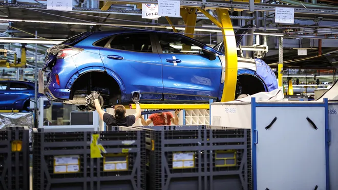 İngiltere'de otomotiv satışlarına ağır darbe
