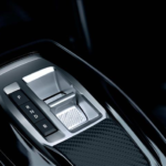 Peugeot 208 Ve Suv 2008'In Kabini Yeni Vites Tasarımıyla Donatılıyor