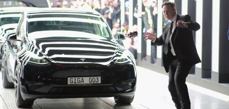 Elon Musk'tan Tesla fabrikası için şaşırtan hamle