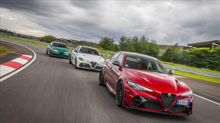 Giulia Quadrifoglio, "2023'ün En Heyecan Verici Performans Otomobili" seçildi