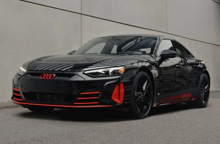 Audi'den sevilen kamuflaja özel seri: 75 adet üretilecek
