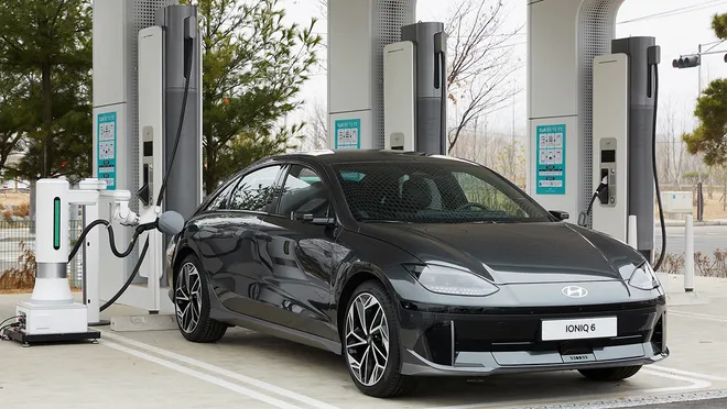 Hyundai elektrikli araçlar için şarj robotu üretti