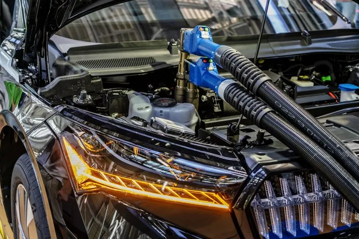 Skoda, "sihirli göz" kamera sistemiyle üretim verimliliğini artırıyor