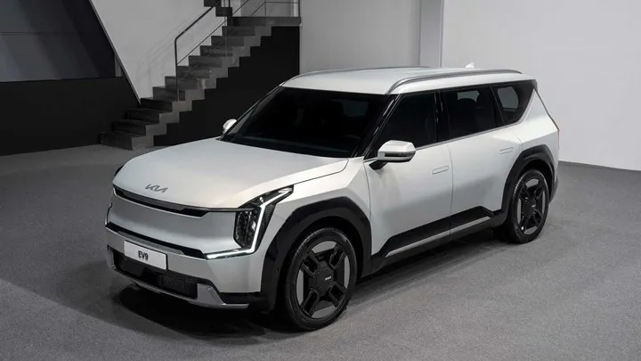 Tasarımda Türk imzası: İşte Kia'nın yeni elektrikli SUV modeli Kia EV9