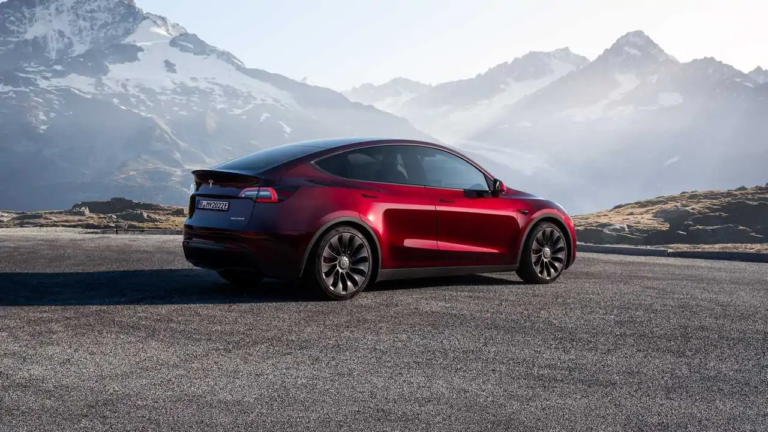 Toyota mühendisleri Tesla'nın mühendisliği karşısında şaşkına döndü!