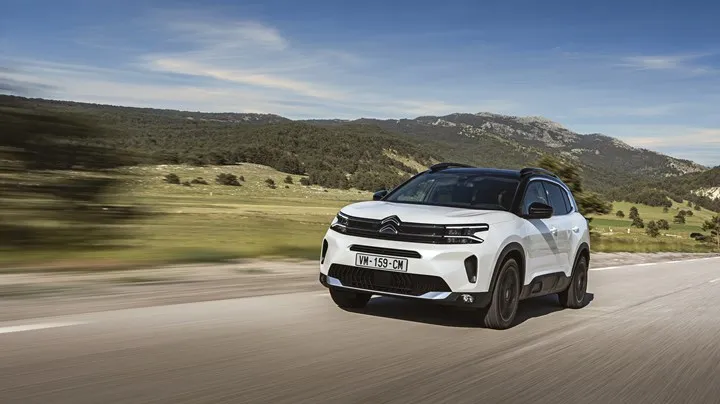 Citroen C5 Aircross'un hafif hibrit versiyonu tanıtıldı