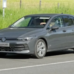 Güncelleme: Makyajlı 2024 Volkswagen Golf Türkiye'De Manuel Şanzımana Sahip Olacak
