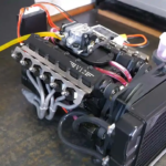 Küçük Ölçekli V12 Motor Devri 11.500 Rpm'Ye Çıkarken İzle Ve Dinle