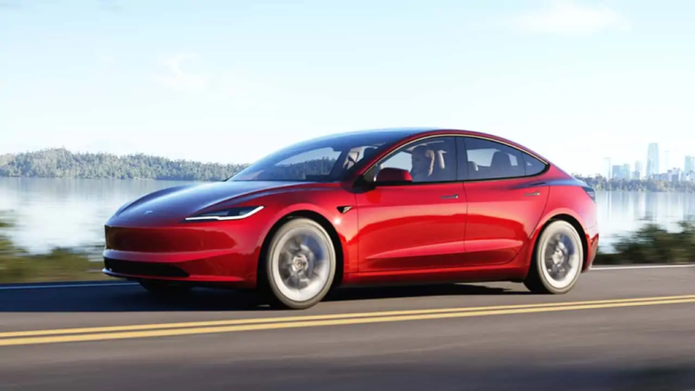 Yeni Tesla Model 3 ile tanışın: Bol bol menzil, yeni teknolojiler!