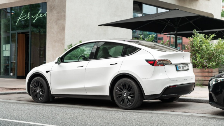Tesla'nın satışları düşüyor: Çin'de Model Y üretimi azaltıldı