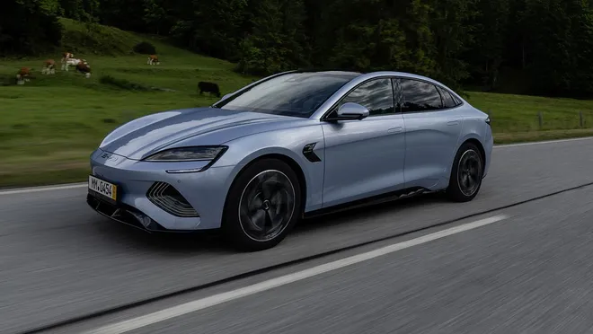 AB'den Çinli elektrikli araçlara yüzde 38 ek vergi!