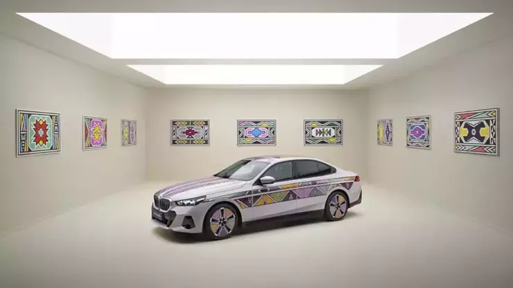Renk değiştiren BMW i5 Flow