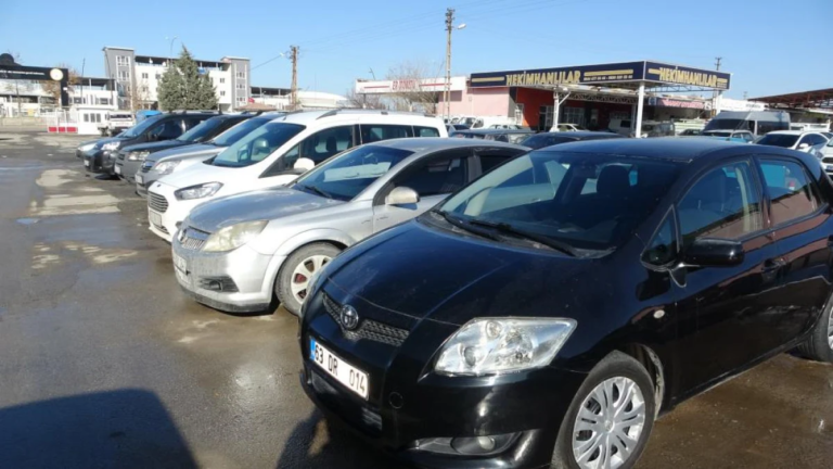 İkinci el otomobil satışları tamamen durdu: Galericiler yeni yıldan umutlu