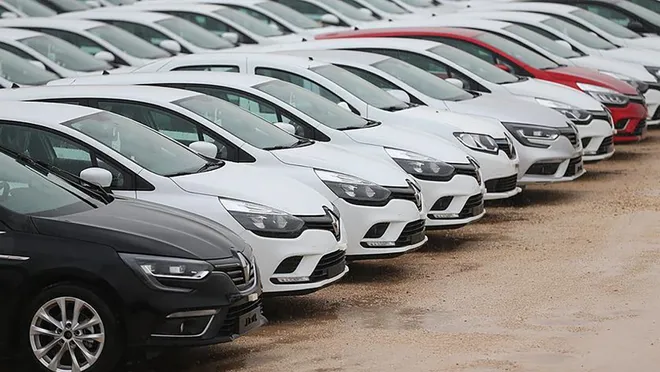 2025'te otomobil piyasasının gözü kulağı üç veride: Kur, faiz, enflasyon!