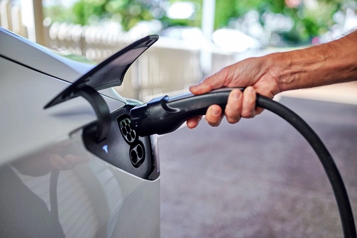 Türkiye’de elektrikli araç şarj soket sayısı 28 bini geçti