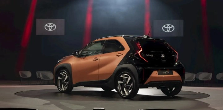 Yeni Aygo X Hibrit gücü, tasarımı ve çevreci yönü ile dikkat çekiyor