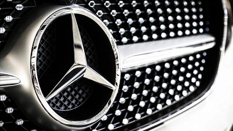 Çin frene bastı! Mercedes-Benz'in satışları sert düştü!