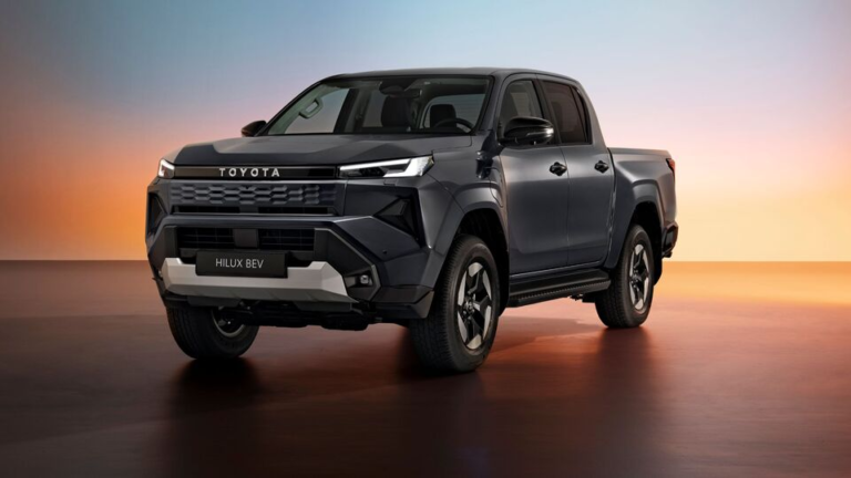 Yeni Toyota Hilux elektrikli güç seçeneği ile tanıtıldı