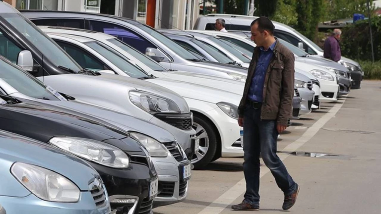 İkinci el otomobil piyasasında talep zayıflıyor, reel fiyatlar geriliyor