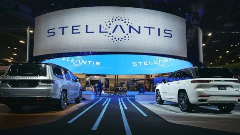 Stellantis, tarihinde ilk kez yıllık zarar açıklayacak