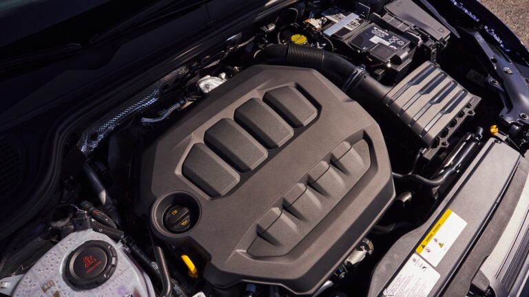 VW ve Audi’nin popüler motoru “yağ” sorunu nedeniyle dava edildi