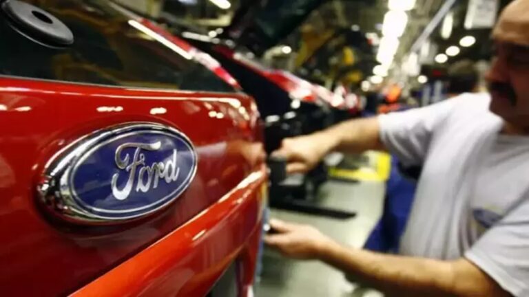 Ford, yüz binlerce aracı geri çağırdı