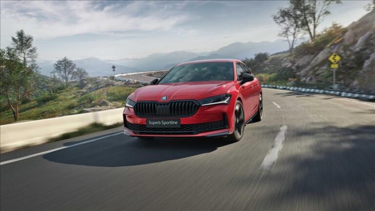 Skoda Superb Sportline MHEV, Türkiye pazarında satışa sunuldu