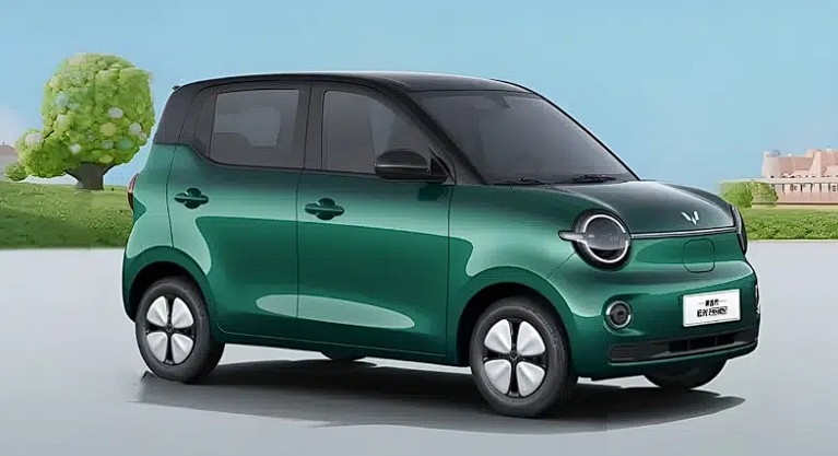 Çin'in 6200 Dolarlık Minik Elektriklisi Yenilendi 300 Km Menzil
