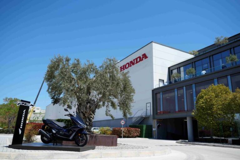 PCX125 yerli oldu Honda Türkiye İzmir motosiklet fabrikası açıldı