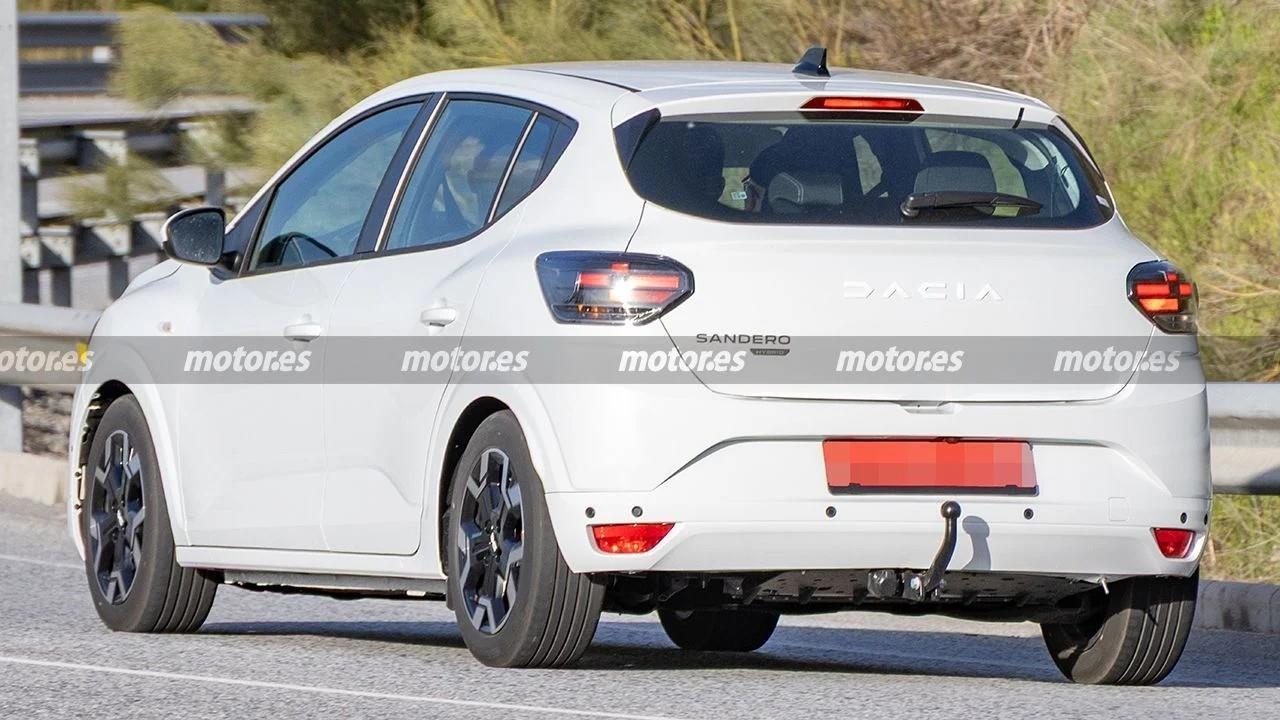 Dacia'Nın Uygun Fiyatlı Hibrit Modeli Sandero Hybrid Ilk Kez Görüntülendi 1 Dacia'Nın Uygun Fiyatlı Hibrit Modeli Sandero Hybrid Ilk Kez Görüntülendi-1