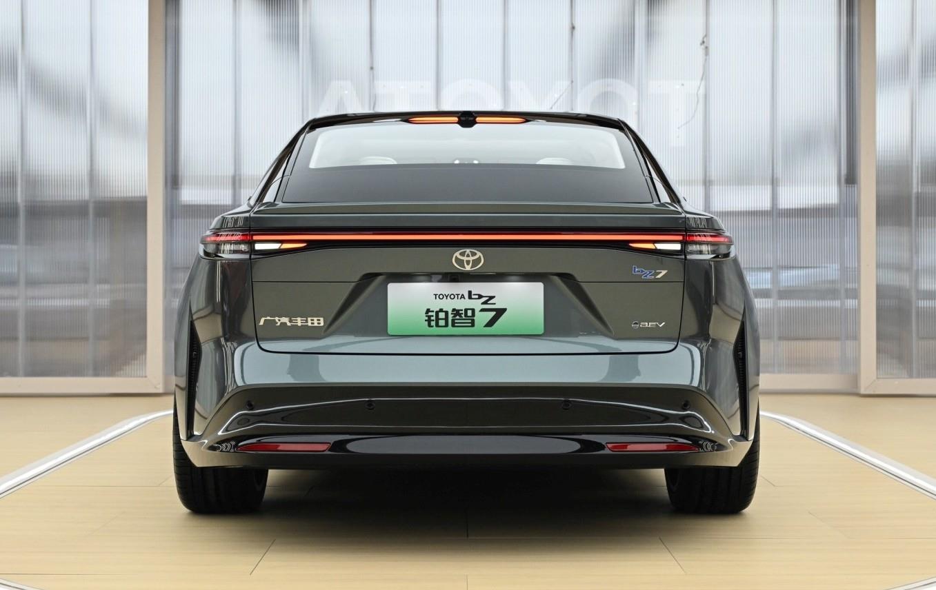 Toyota'Nın Uygun Fiyatlı Tesla Model S Rakibi Kapışılıyor. Bir Saatte 3.100 Sipariş-1