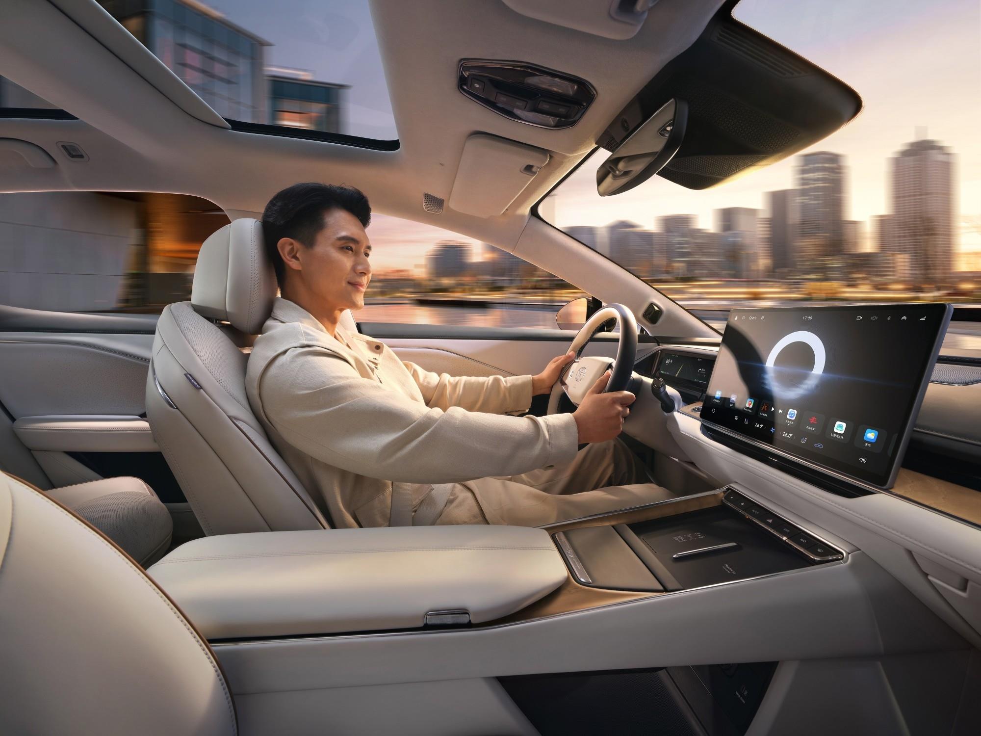 Toyota'Nın Uygun Fiyatlı Tesla Model S Rakibi Kapışılıyor. Bir Saatte 3.100 Sipariş-2