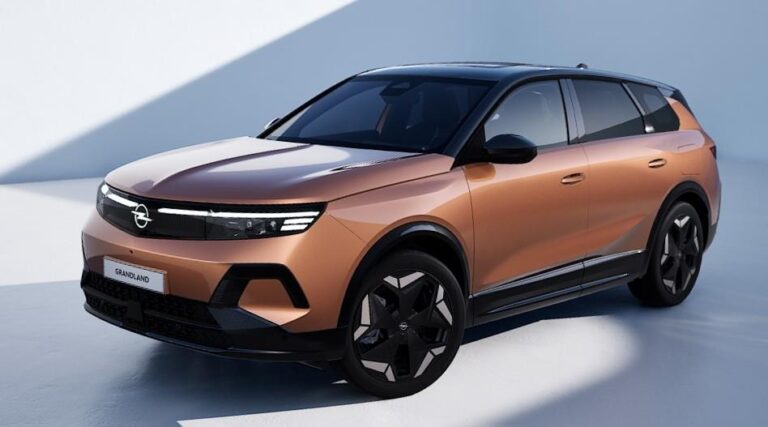 239 kW lık Opel Grandland Elektrik AWD Türkiye de İşte fiyatı ve özellikleri