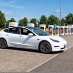 Tesla'Dan Şarj Istasyonlarındaki Yoğunluğa Ilginç Çözüm Sanal Kuyruk