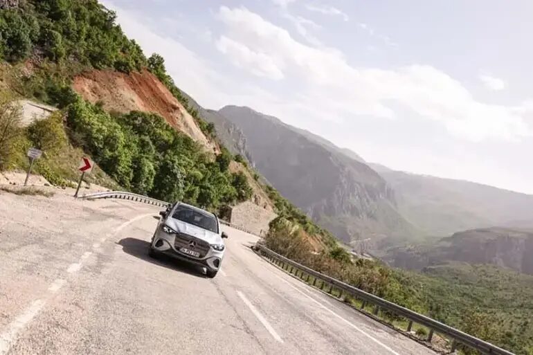 Mercedes'Ten 2 Elektrikli Suv Birden Geldi 1