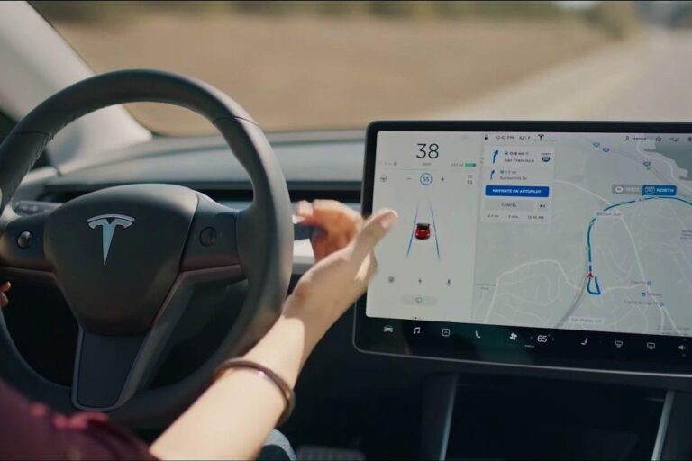 Tesla dan Hollanda'da Tartışma Yaratan Karar Otopilot Kaldırıldı