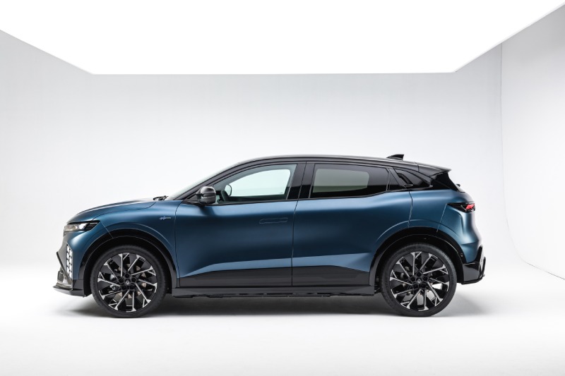 Elektrikli Megane E-Tech Güncellendi: Lfp Batarya Hamlesi Ve 165 Kw Hızlı Şarj Dopingi 1 Elektrikli Megane E Tech Güncellendi Lfp Batarya Hamlesi Ve 165 Kw Hızlı Şarj Dopingi 1