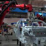 Otomobil Devinde Robot Dönüşümü: 1000 Işçi Çıkarıldı Yerine 50 Robot Alındı 2 Otomobil Devinde Robot Dönüşümü: 1000 Işçi Çıkarıldı Yerine 50 Robot Alındı