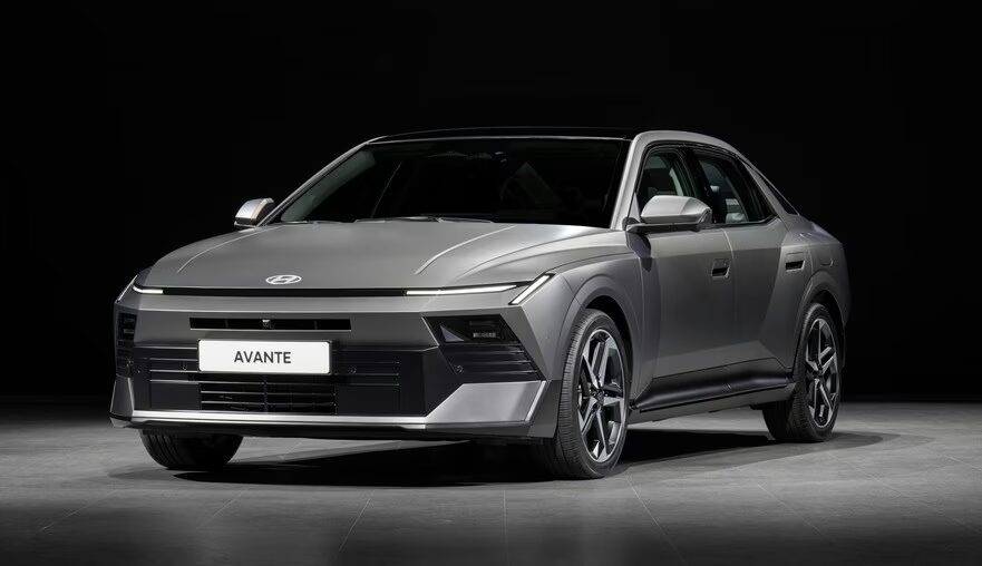2027 Hyundai Elantra, Ioniq V'Yi Anımsatan Işık Imzasıyla Tanıtıldı 2