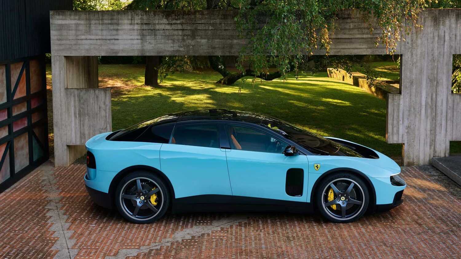 Çok Tartışılan Ferrari Luce Çin'De Satışa Çıktı 88 Adet Kontenjan Hemen Tükendi 4