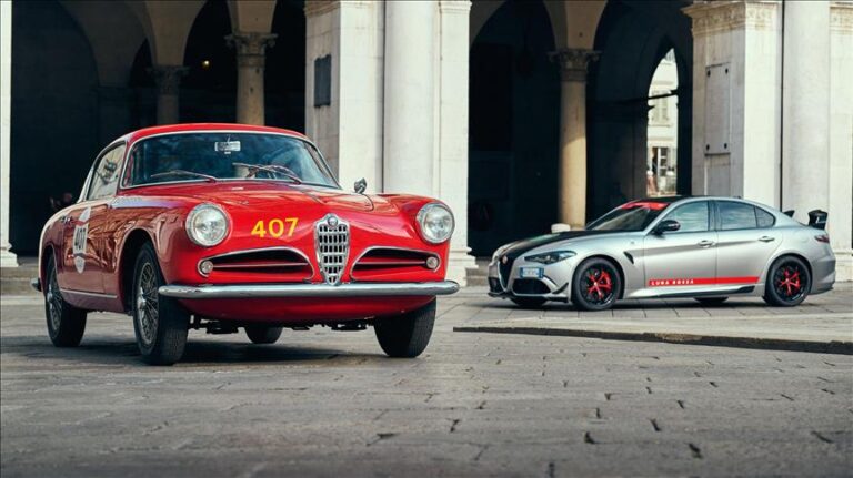 Alfa Romeo 1000 Miglia'da 50 klasik aracıyla mücadele ediyor