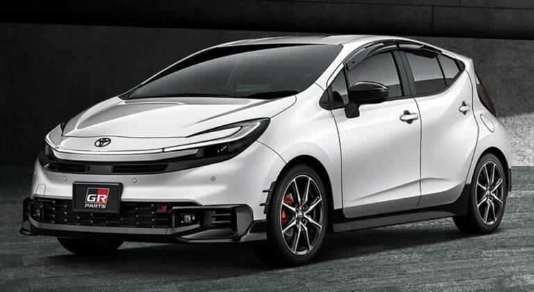 Toyota Aqua GR Sport Tanıtıldı! Spor Görünüm, Düşük Tüketim