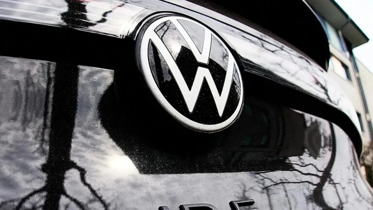 Volkswagen'in yeniden yapılanma planına ilk engel