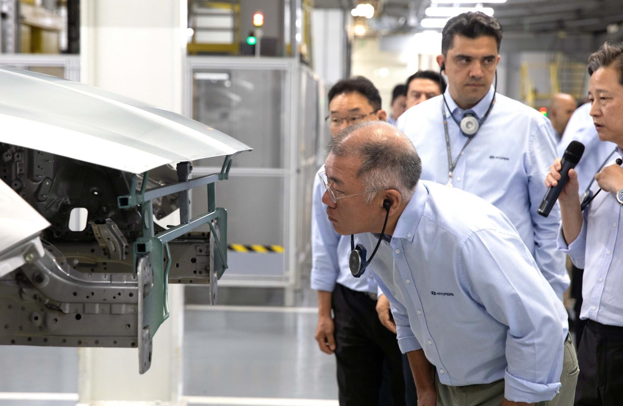 Hyundai'Nin Patronu İzmit'Te Ioniq 3 Üretimini Denetledi Ve Net Konuştu: &Quot;Her Şeyden Önce...&Quot; 2 Hyundai Nin Patronu İzmit Te Ioniq 3 Üretimini Denetledi Ve Net Konuştu Her Şeyden Önce... 2