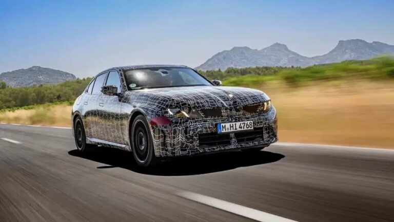 Yenilenen BMW 3 Serisi Daha Güçlü Bir Motora Kavuşuyor