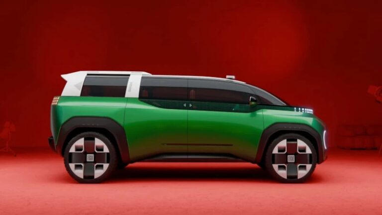 Çok Tartışılan Fiat Multipla, Paris Otomobil Fuarı Nda Ortaya çıktı