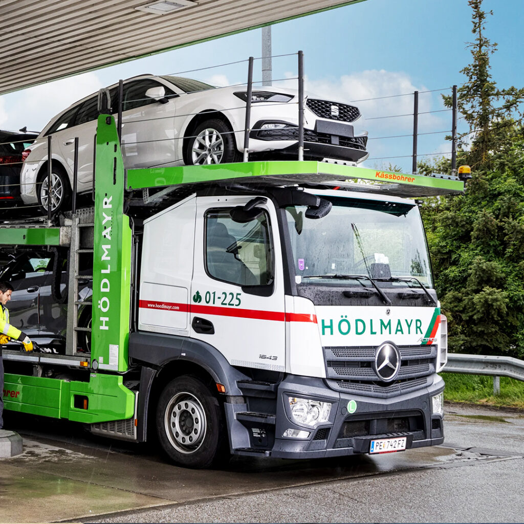 Holdmayr International